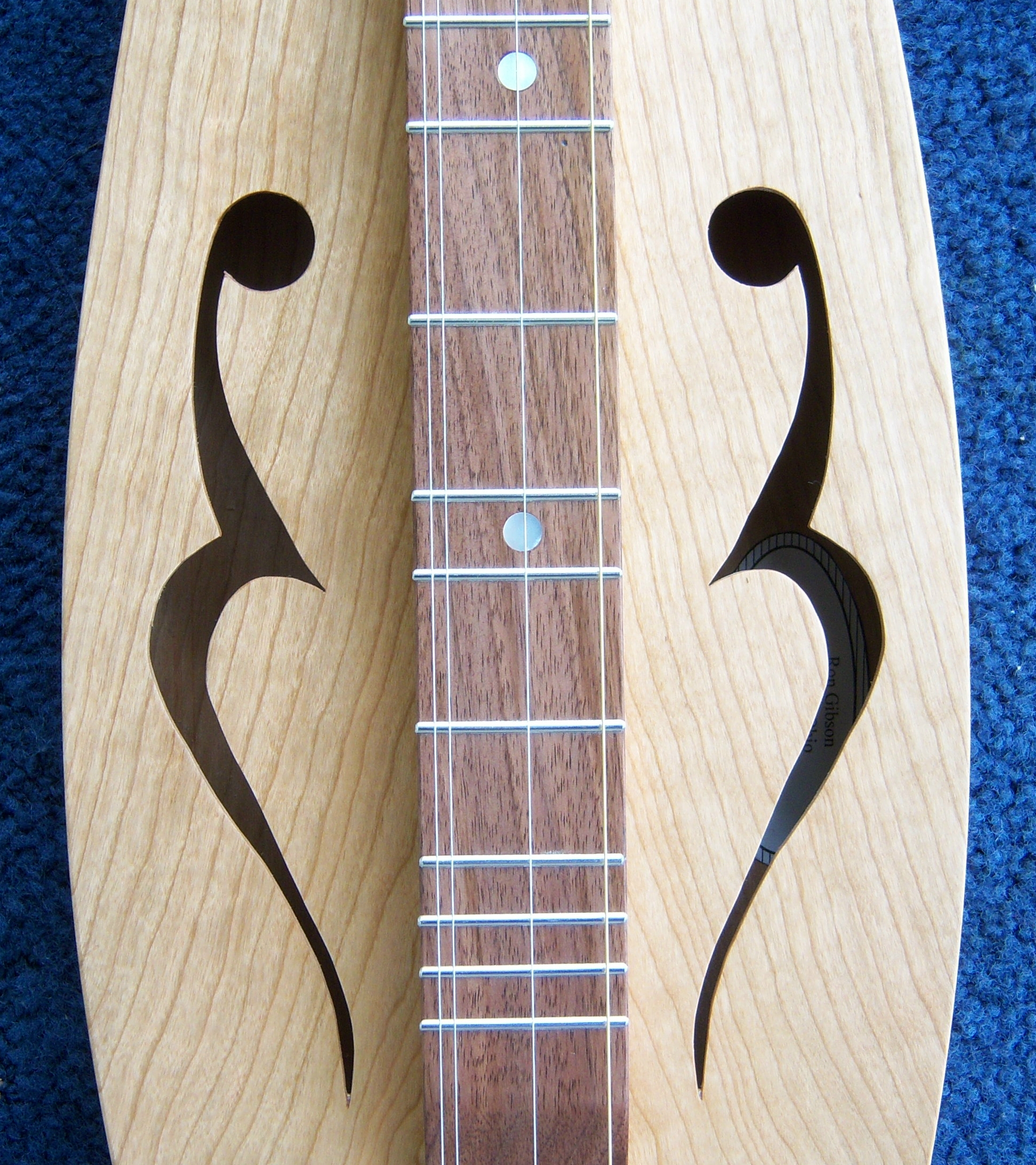 Dulcimer Soundholes