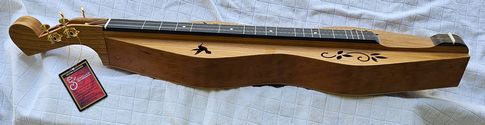 Jenny Lind™ Dulcimer at https://gibsondulcimers.com/dulcimers_in_stock.html