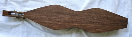 Jenny Lind™ 4-String Dulcimer at https://gibsondulcimers.com/dulcimers_in_stock.html