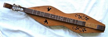 Jenny Lind™ 4-String Dulcimer at https://gibsondulcimers.com/dulcimers_in_stock.html