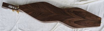 Jenny Lind™ Dulcimer at https://gibsondulcimers.com/index.html